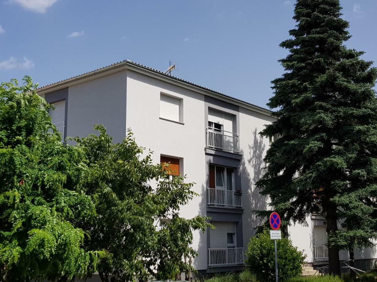Appartamento Apartman Monte Rizzi Pola Esterno foto